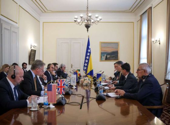 Bećirović s ambasadorima Kvinte: Potvrđena snažna međunarodna posvećenost nezavisnosti, suverenitetu, teritorijalnom integritetu