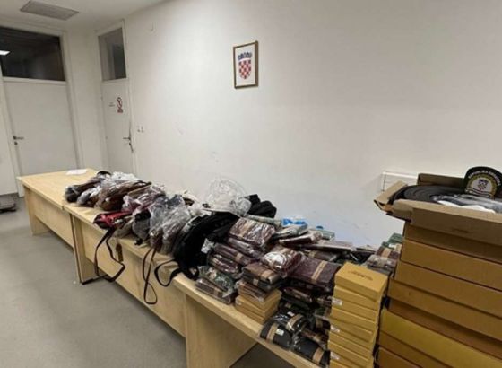 Državljaninu BiH na granici oduzete torbice, novčanici, parfemi