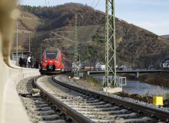 Transport ostaje najveći klimatski izazov Evrope, željeznica ključna za smanjenje emisija