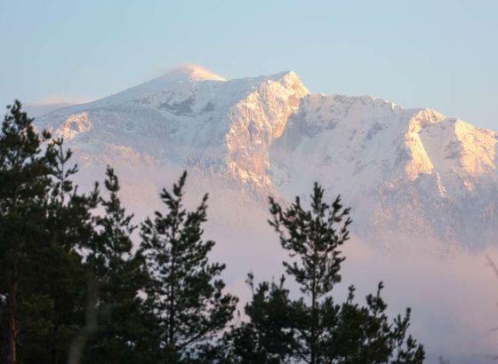 Pretežno oblačno vrijeme, ponegdje u Hercegovini registrovana kiša, u Bihaću 11 stepeni