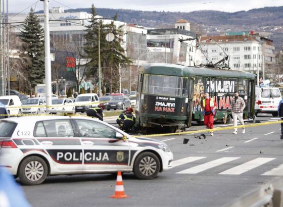 U tramvajskoj nesreći povrijeđene četiri osobe, jedna osoba preminula na licu mjesta