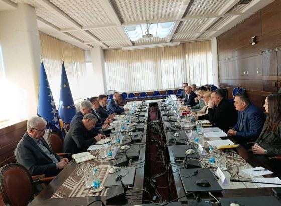Lakić i Hasičević s naftnim kompanijama o stabilnosti tržišta
