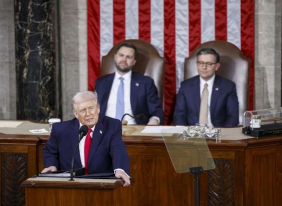 Trump o stanju nacije hvalio 'zlatno doba Amerike' dok su birači izražavali nezadovoljstvo