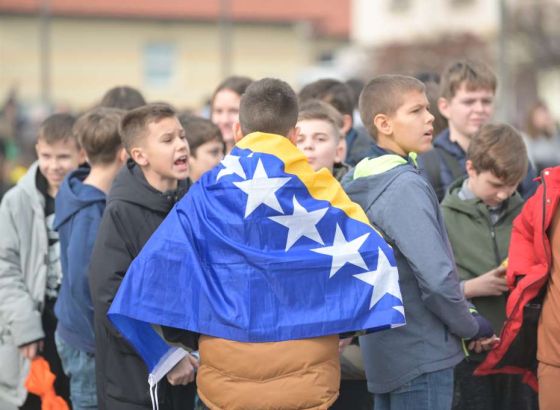 U Sarajevu sutra defile učenika osnovnih i srednjih škola povodom Dana nezavisnosti BiH 