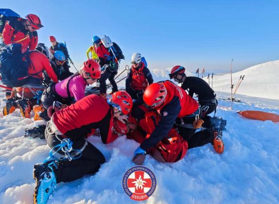 GSS-ovci uvježbavali tehnike spašavanja u zimskim uvjetima