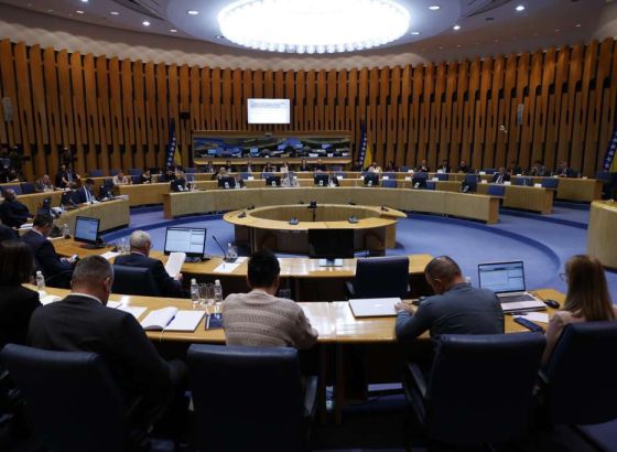 Dom naroda PSBiH danas o više zakonskih prijedloga, između ostalih i o zakonima o VSTV-u i Sudu BiH