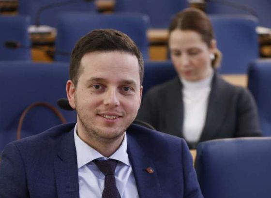 Uk obrazložio ostavku u Skupštini KS: Vlast mora slušati građane