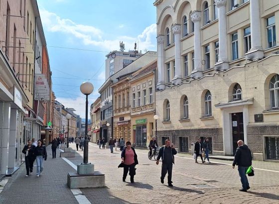 Sutra u BiH sunčano uz porast naoblake tokom dana, dnevne temperature od 14 do 20 stepeni
