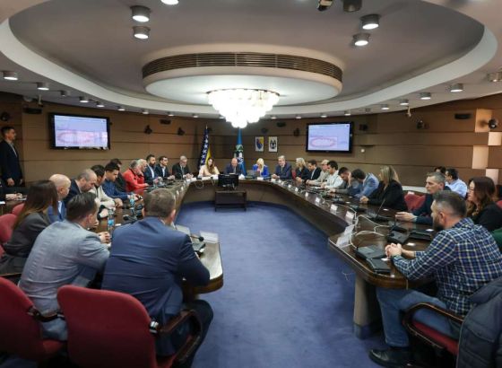 Dobitnici Šestoaprilske nagrade Grada Sarajeva za 2026. Elvir Karalić i Obala Art Centar