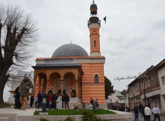 Klanjan bajram-namaz u Tuzli, centralna svečanost održana u Džamiji "Kralj Abdullah"