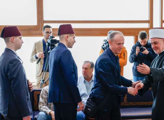 Brojni gosti kod reisu-l-uleme Kavazovića na tradicionalnom bajramskom čestitanju