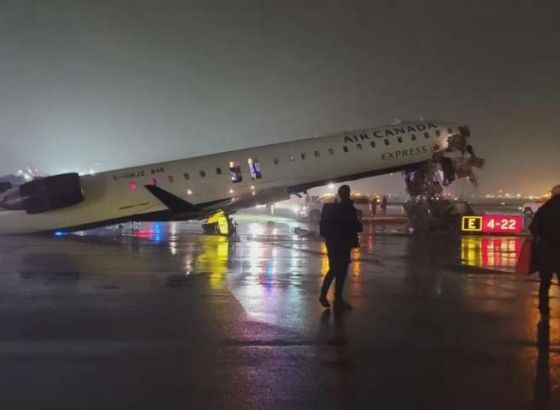 Avion Air Canada sudario se s vozilom na pisti aerodroma LaGuardia, četiri osobe povrijeđene