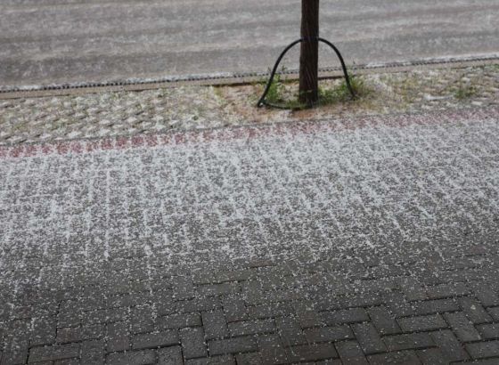 Nevrijeme u Mostaru: Padala krupa (VIDEO)