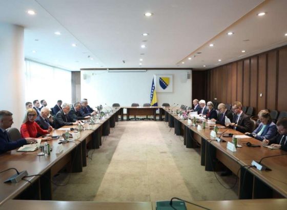Članovi kolegija oba doma PSBiH razgovarali s delegacijom Parlamenta Velike Britanije u IPU