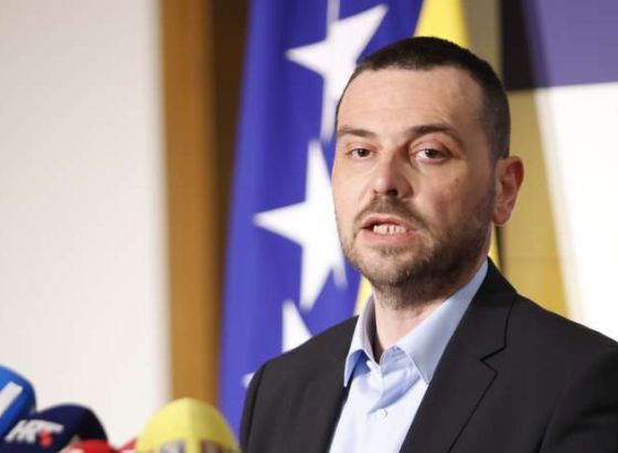 Magazinović: Dok gorivo ide ka cijeni od četiri KM po litru, SNSD odlučuje da kazni ljude i privrednike skupljim gorivom