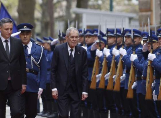 Predsjednik Austrije Alexander Van der Bellen svečano dočekan ispred Predsjedništva BiH