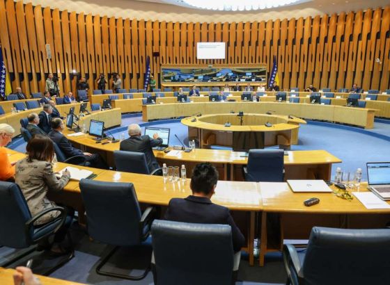 Delegati iz SNSD-a i HDZ-a BiH uskratili kvorum za održavanje hitne sjednice Doma naroda PSBiH