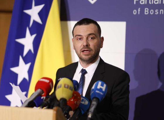 Magazinović: Amidžiću, 'vrati ljudima pare' od PDV-a za kupovinu prve nekretnine