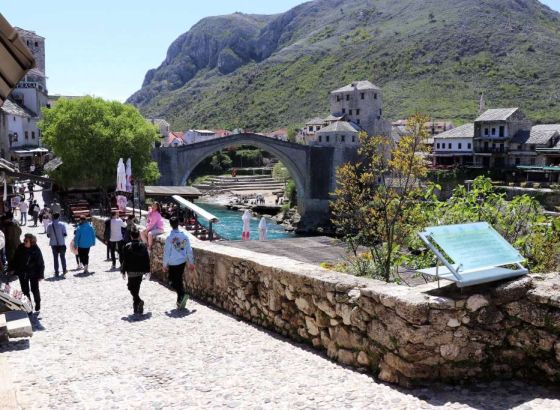 Sunčano vrijeme, najviša dnevna temperatura zraka između 20 i 25 stepeni