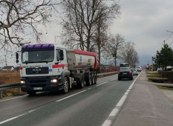 Saobraća se bez vanrednih ograničenja, slabija frekvencija vozila