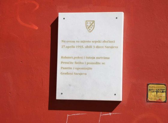 Odata počast dječacima koji su 1993. ubijeni u Jukićevoj ulici u Sarajevu