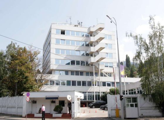 Schmidt i Avdić danas otkrivaju ploču Daytonski trg mira 