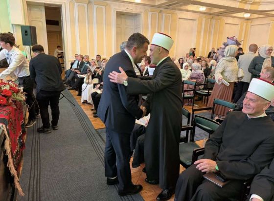 Hurtić prisustvovao svečanoj akademiji maturanata Medrese u Banja Luci