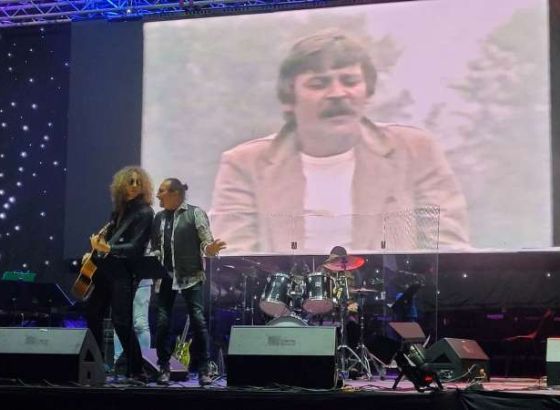 Emocije, nostalgija i bezvremenski hitovi obilježili koncert Indexi i prijatelji