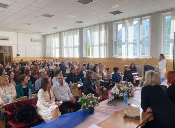 U Bosanskom Petrovcu održan stručni simpozij medicinskih sestara i tehničara USK