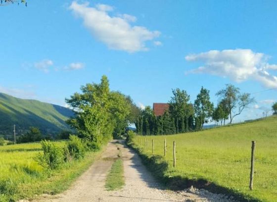 Mještani bihaćkog zaseoka sami finansirali dio asfaltiranja,za završetak puta potrebno još sredstava