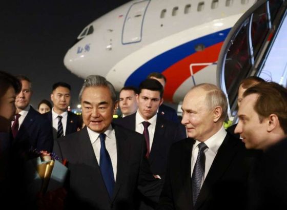 Putin doputovao u dvodnevnu posjetu Kini, očekuju se razgovori s Xijem