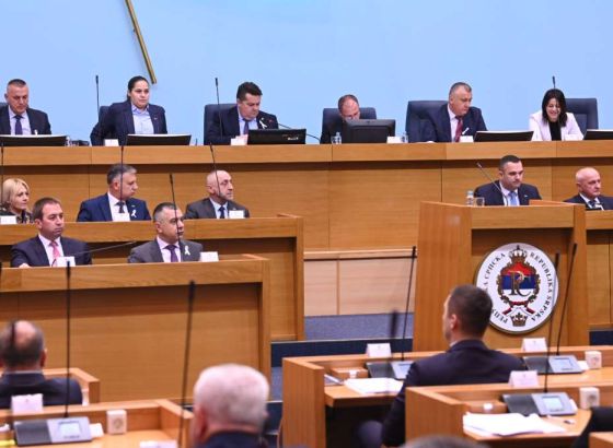 Poslanici u NSRS nastavili sjednicu raspravom o Stevandićevom prijedlogu da se zatvori OHR
