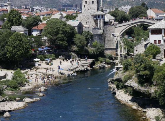 U Mostaru danas temperatura 34 stepena, sutra u BiH sunčano uz umjerenu oblačnost