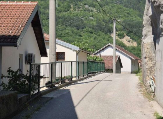 Sanacija puta i izgradnja stambenih objekata vraćaju život u naselje Zlate u Jablanici