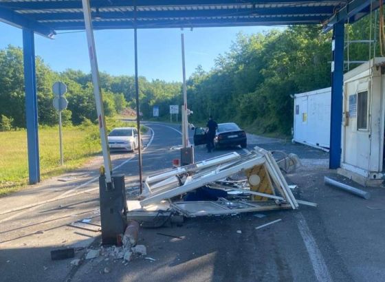 Zbog prometne nezgode zatvoren granični prijelaz na Prisici