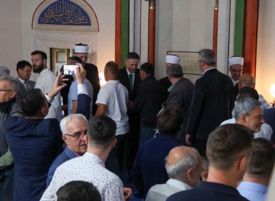 Bećirović klanjao bajram-namaz u džamiji Ferhadija u Banja Luci