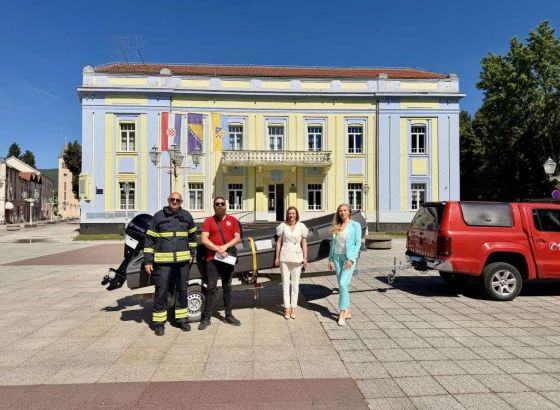 Projekt TETHYS4ADRION: Čapljini isporučeno plovilo za praćenje riječnog otpada