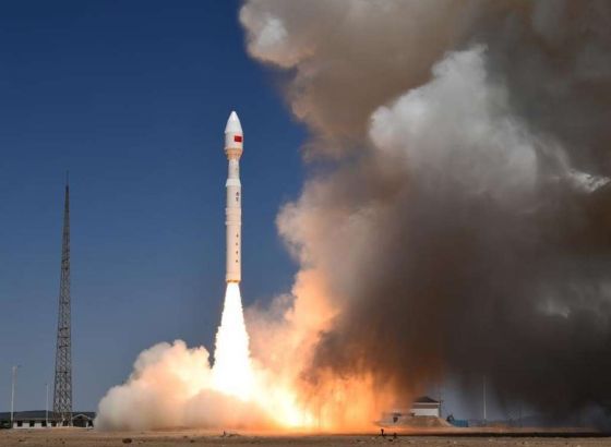 Kina lansirala raketu sa osam satelita