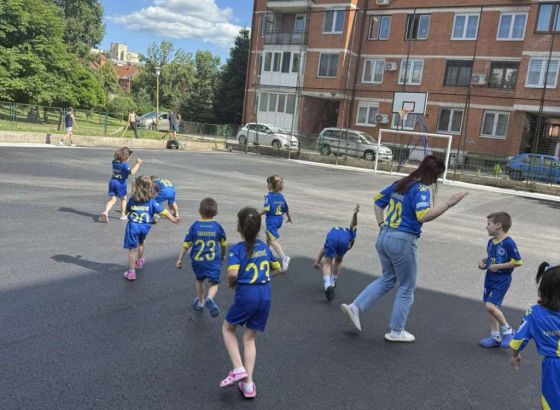 Stićenici JU Dom porodica Zenica dobili novi sportski poligon, uskoro će i fasadu
