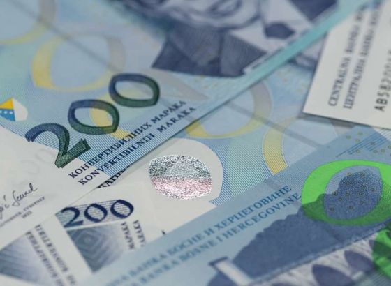 U aprilu u FBiH prosječna neto plata 1.706 KM