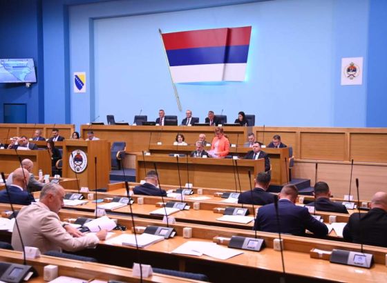 NSRS: Vlast tvrdi da se zadužuje zbog investicija, opozicija upozorava na dužničko ropstvo