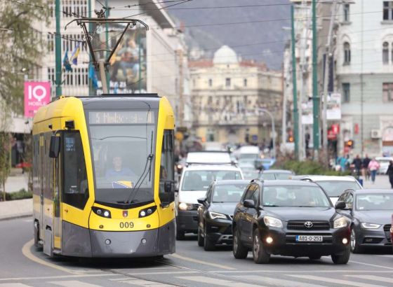 Zbog radova na sječi stabala sutra izmijenjen režim saobraćaja u centru Sarajeva