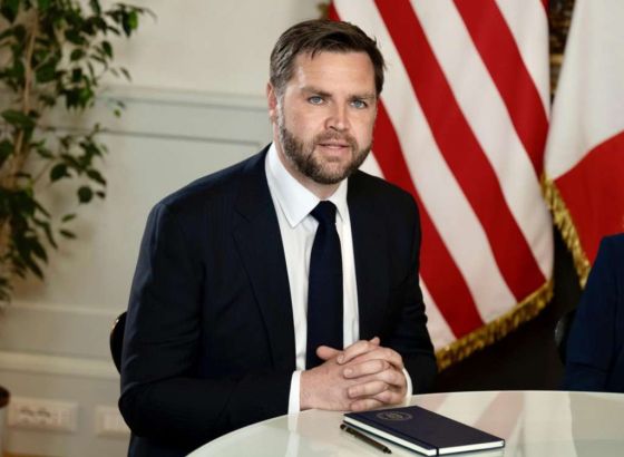 U Trumpovoj sjeni, Vance postaje lice sporazuma s Iranom