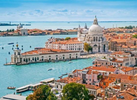 Venecija razmatra povećanje ulazne takse za jednodnevne posjetioce do 50 eura