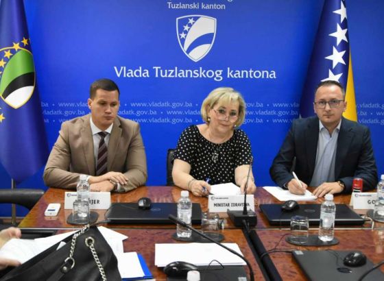 Potpisani prvi ugovori za podršku tuzlanskim domovima zdravlja vrijednu 3,05 miliona KM