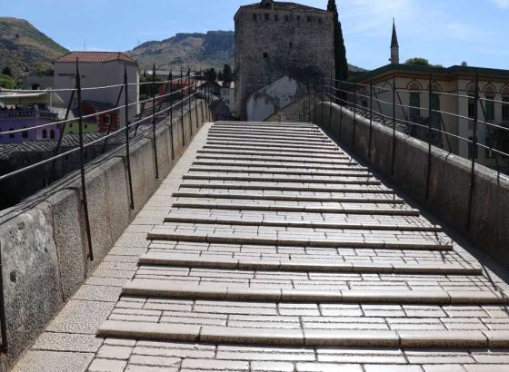 Sunčano i toplo, u Mostaru 38 stepeni