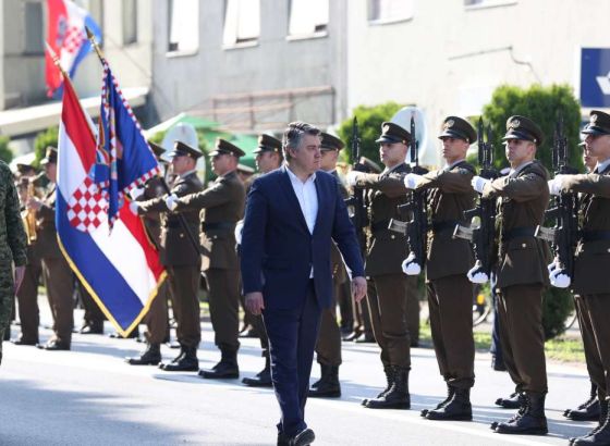 Milanović ne želi slati hrvatske vojnike u Pariz, Plenković inzistira na tome