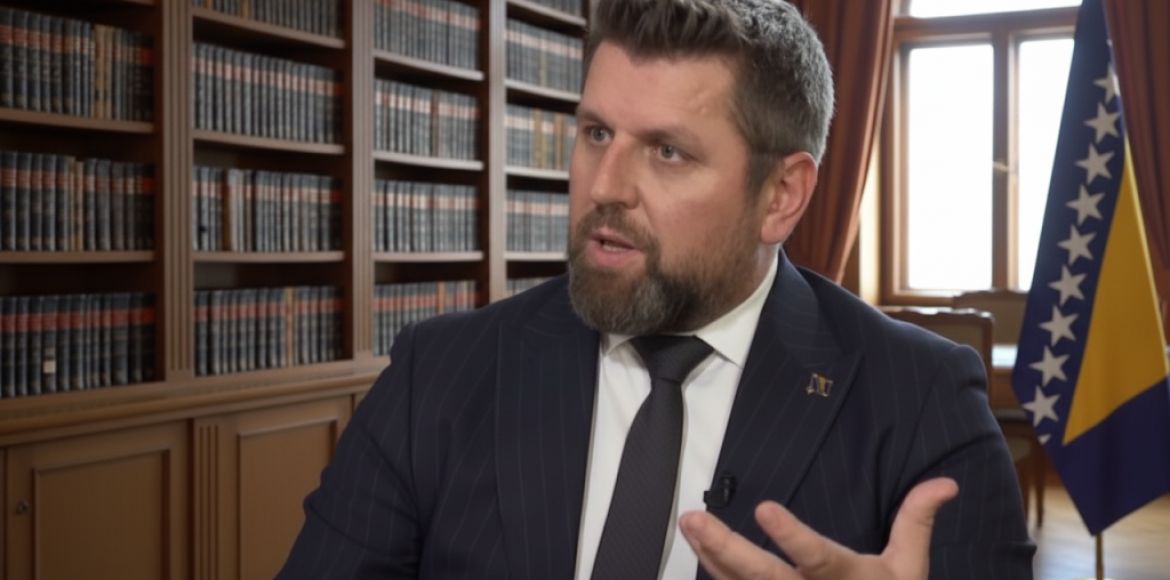Duraković: Zabrana simbola Armije RBiH u direktnoj suprotnosti sa Zakonom o odbrani BiH