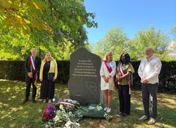 U Parizu održana komemoracija u znak sjećanja na žrtve genocida u Srebrenici