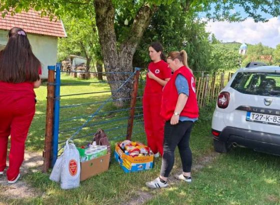 Paketi hrane uručeni socijalno ugroženim domaćinstvima u Bosanskom Petrovcu